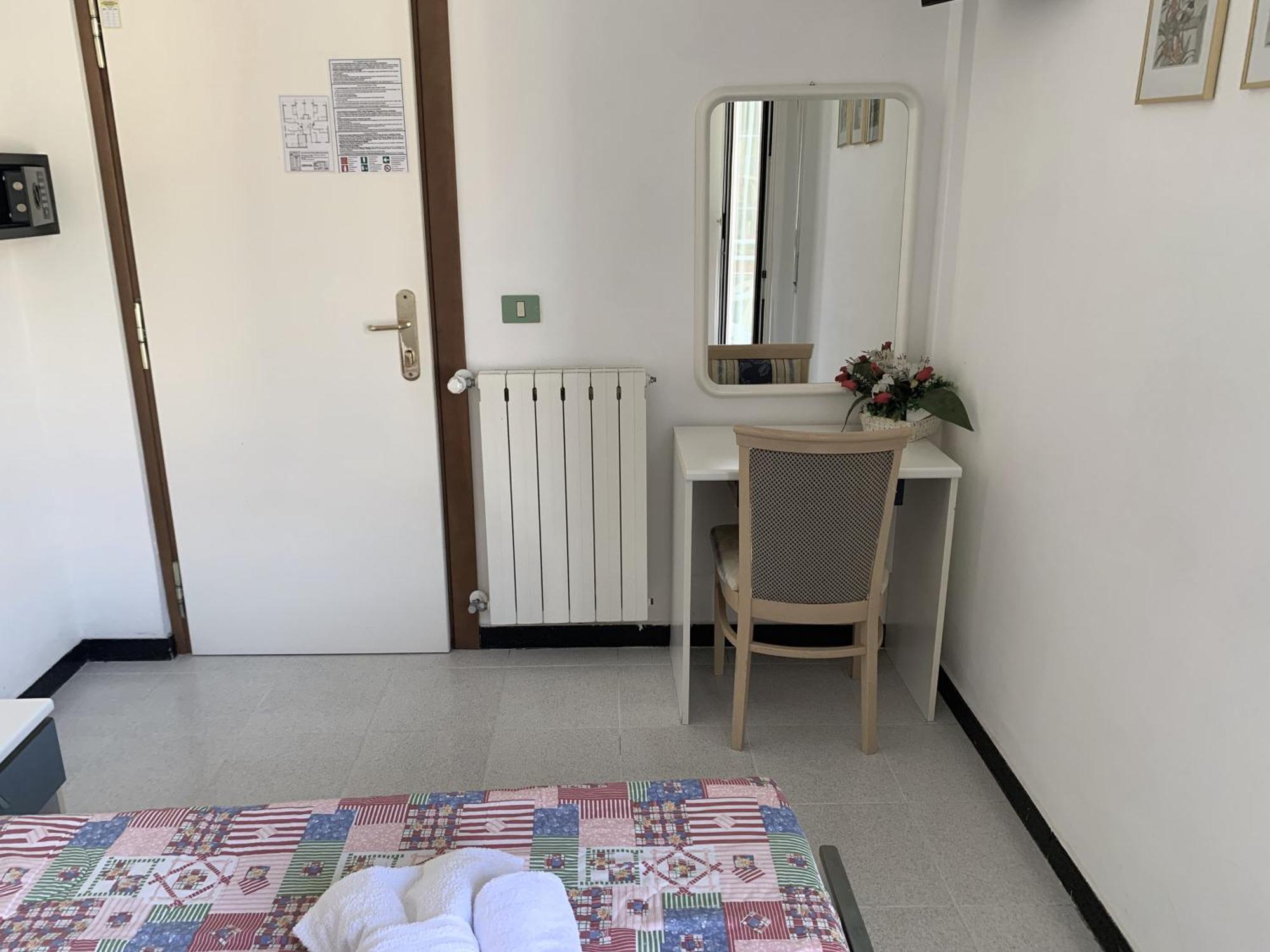 Hotel Villa Chiara Finale Ligure Luaran gambar